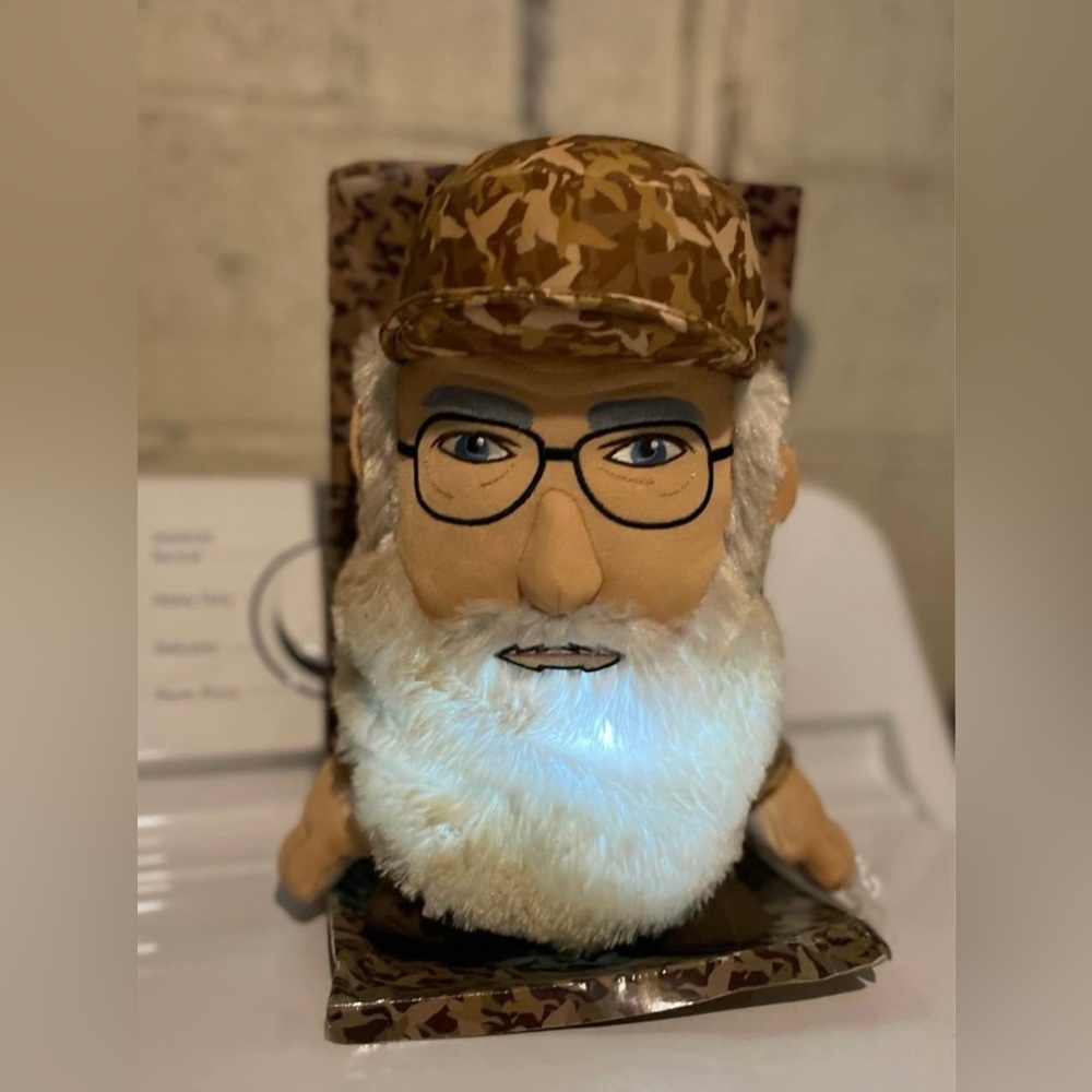 Duck Dynasty Si Says Plush Doll Head. Press Beard and He Talks. Never Used. $6.